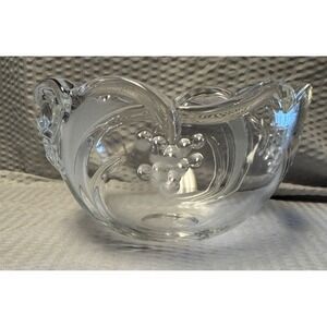 Mikasa Clear/Frosted Raised Grape Design Swirl Edge Scalloped Rim Serving‎ Bowl
